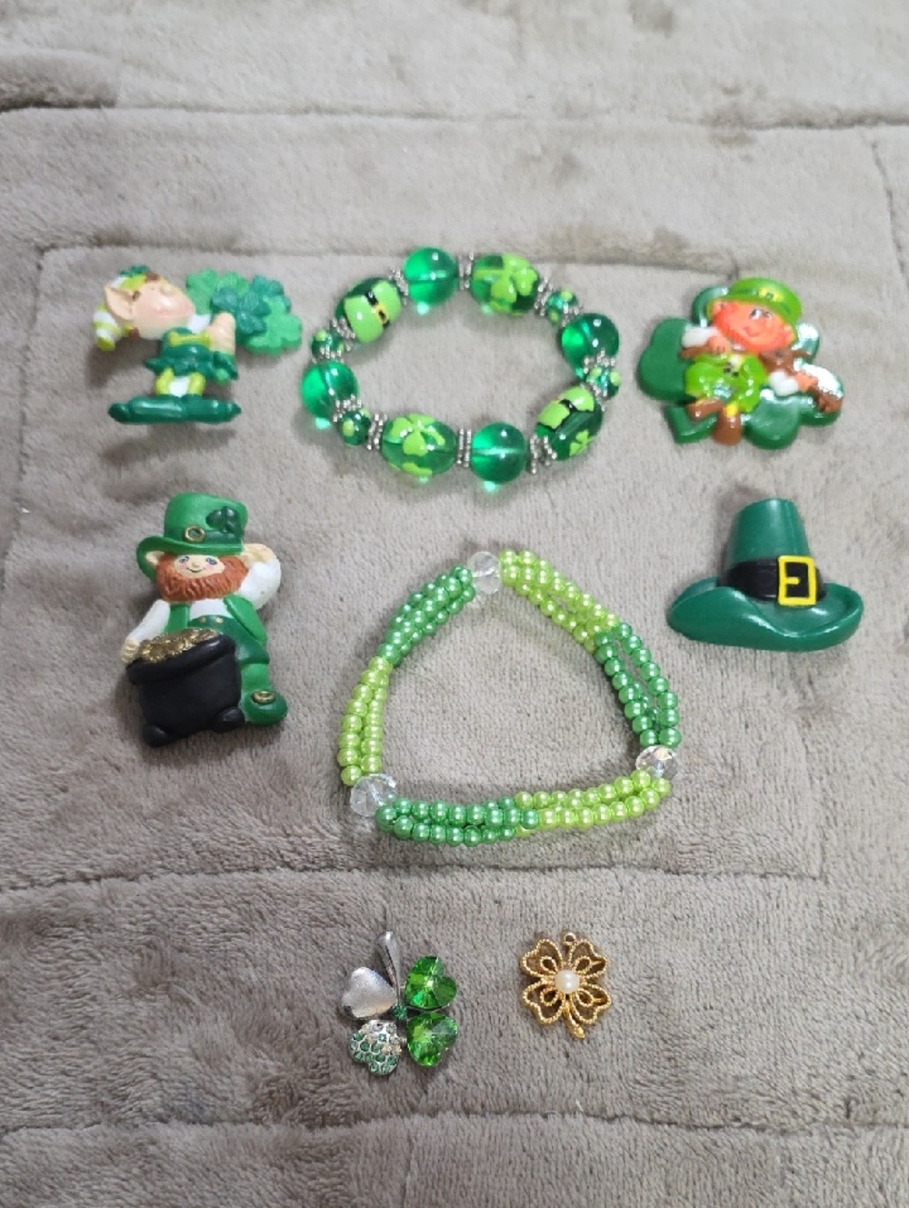 Saint Patrick's Day Jewelry Bundle (8) Bracelets Charms Brooches Irish Green GUC